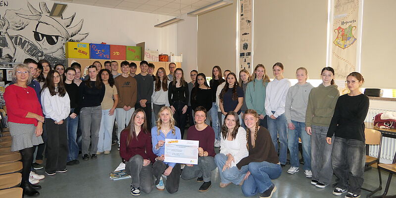 Spendenübergabe vom Aktionstag 2025   „genialsozial – Deine Arbeit gegen Armut“